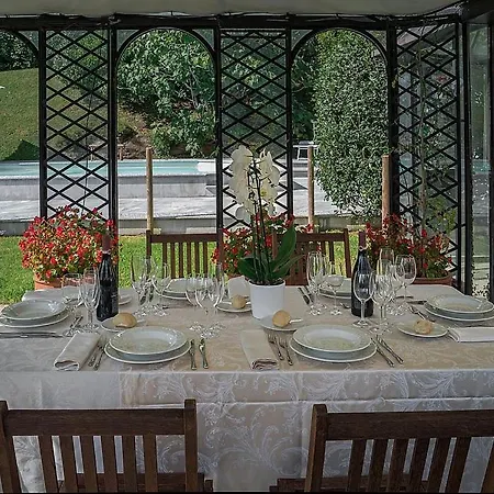 San Siro Sleeps 8 Pool Air Con Wifi