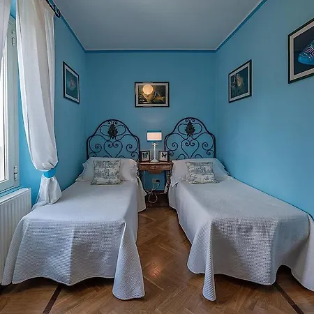 San Siro Sleeps 8 Pool Air Con Wifi