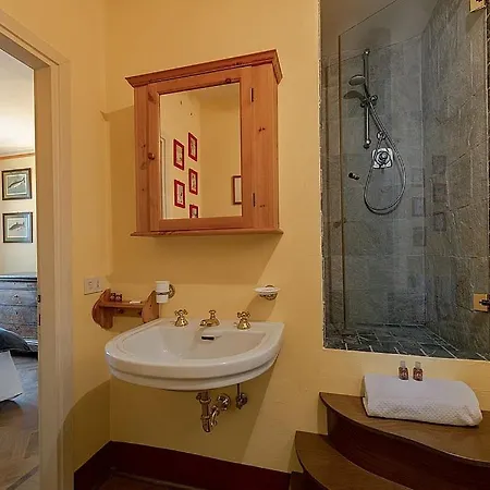 Villa San Siro Sleeps 8 Pool Air Con Wifi *